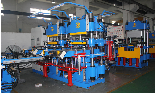 Automatic flat vulcanizing machine